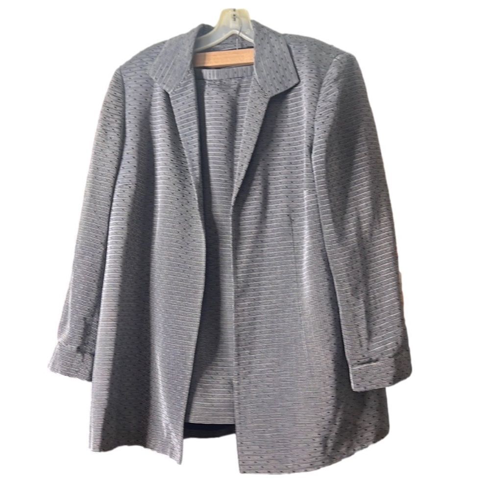 DANA BUCHMAN WOMAN 2 PIECE SKIRT SUIT SIZE 14